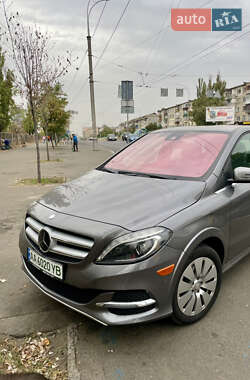 Хэтчбек Mercedes-Benz B-Class 2016 в 