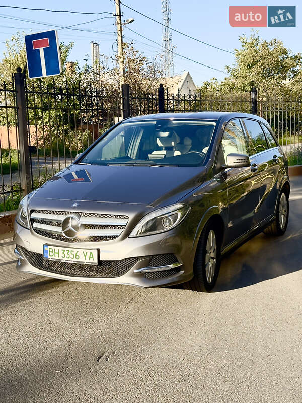 Хэтчбек Mercedes-Benz B-Class 2016 в Одессе фото 2 Хэтчбек Mercedes-Benz B-Class 2016 в Одессе