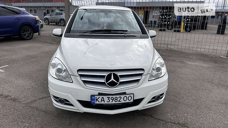 Хэтчбек Mercedes-Benz B-Class 2010 в Киеве