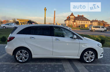 Хэтчбек Mercedes-Benz B-Class 2016 в 