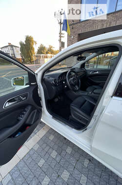 Хэтчбек Mercedes-Benz B-Class 2016 в 