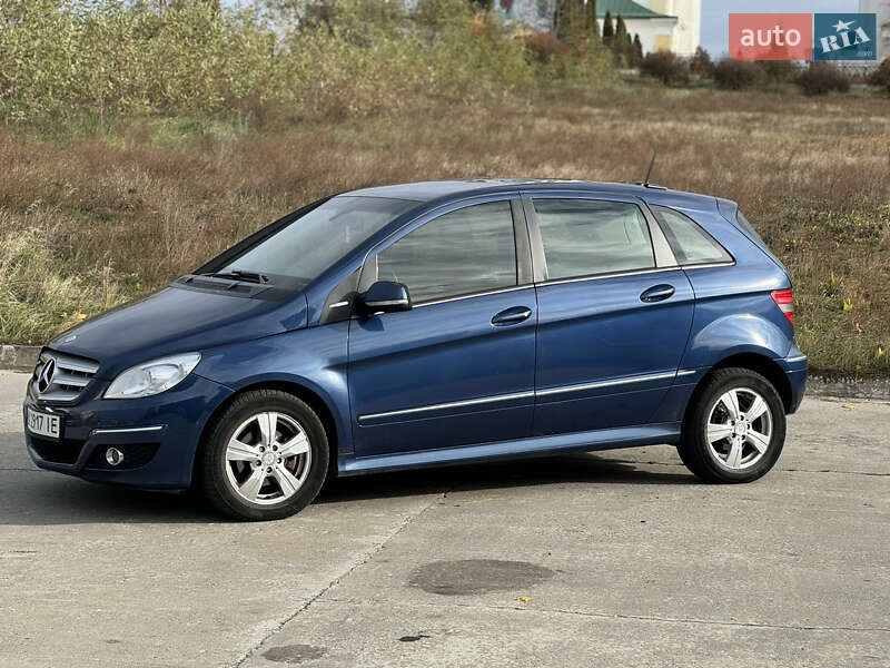 Хэтчбек Mercedes-Benz B-Class 2011 в Вараше