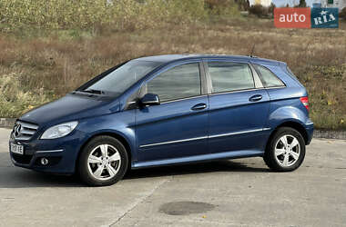 Хэтчбек Mercedes-Benz B-Class 2011 в 