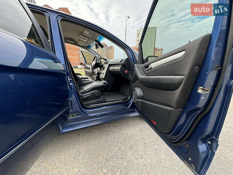 Хэтчбек Mercedes-Benz B-Class 2011 в Вараше