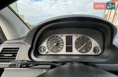 Хэтчбек Mercedes-Benz B-Class 2011 в 