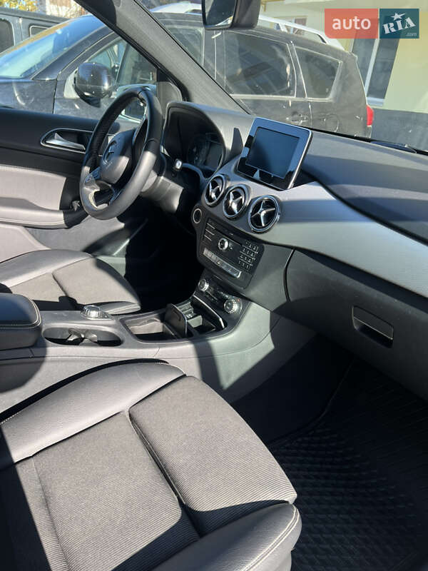Хэтчбек Mercedes-Benz B-Class 2015 в Черновцах
