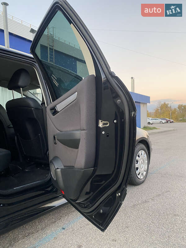 Хетчбек Mercedes-Benz B-Class 2010 в Дніпрі