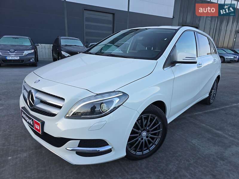 Хэтчбек Mercedes-Benz B-Class 2016 в 