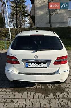Хэтчбек Mercedes-Benz B-Class 2010 в 