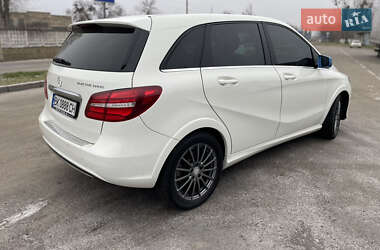 Хэтчбек Mercedes-Benz B-Class 2015 в 