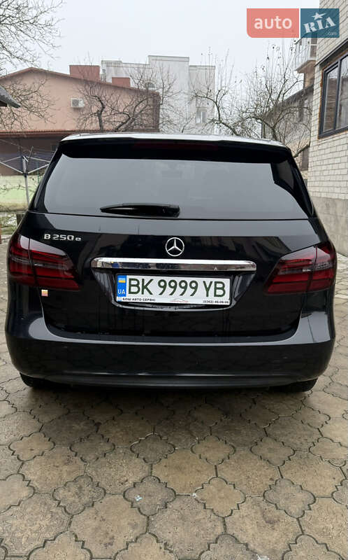 Хэтчбек Mercedes-Benz B-Class 2017 в Ровно фото 4 Хэтчбек Mercedes-Benz B-Class 2017 в Ровно