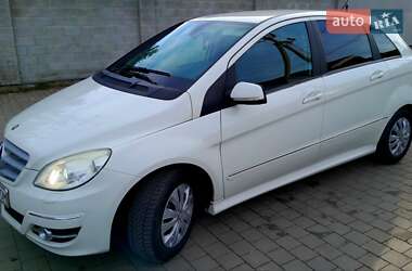 Хэтчбек Mercedes-Benz B-Class 2009 в 