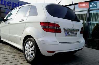Хэтчбек Mercedes-Benz B-Class 2009 в 