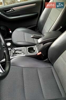 Хэтчбек Mercedes-Benz B-Class 2009 в 