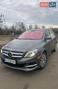 Хэтчбек Mercedes-Benz B-Class 2016 в 