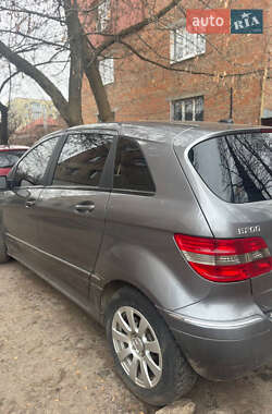 Хэтчбек Mercedes-Benz B-Class 2011 в 