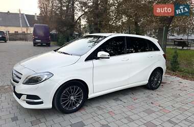 Хэтчбек Mercedes-Benz B-Class 2016 в 