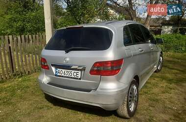 Хетчбек Mercedes-Benz B-Class 2010 в Новояворівську