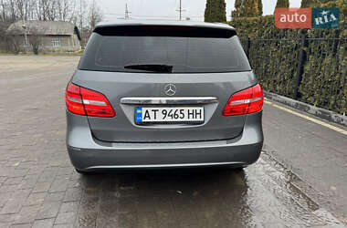 Хэтчбек Mercedes-Benz B-Class 2011 в 