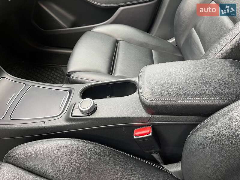 Хетчбек Mercedes-Benz B-Class 2016 в Житомирі