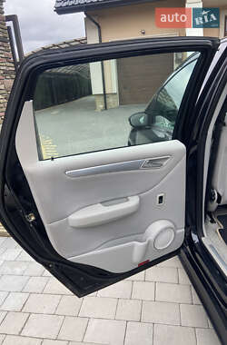 Хэтчбек Mercedes-Benz B-Class 2007 в 