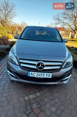 Хэтчбек Mercedes-Benz B-Class 2017 в 