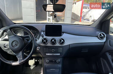 Хэтчбек Mercedes-Benz B-Class 2016 в 