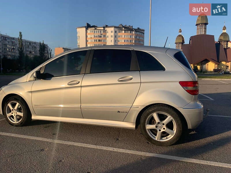 Хэтчбек Mercedes-Benz B-Class 2011 в Шумске