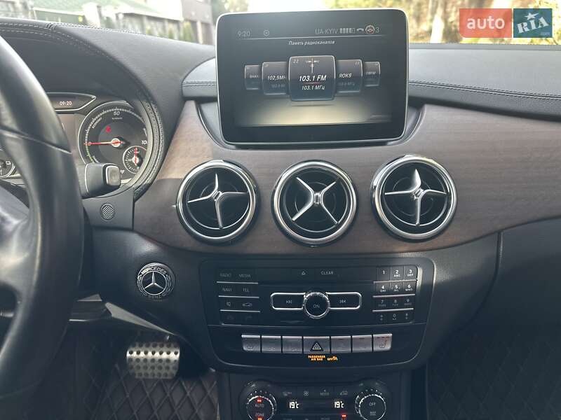 Хэтчбек Mercedes-Benz B-Class 2016 в Киеве