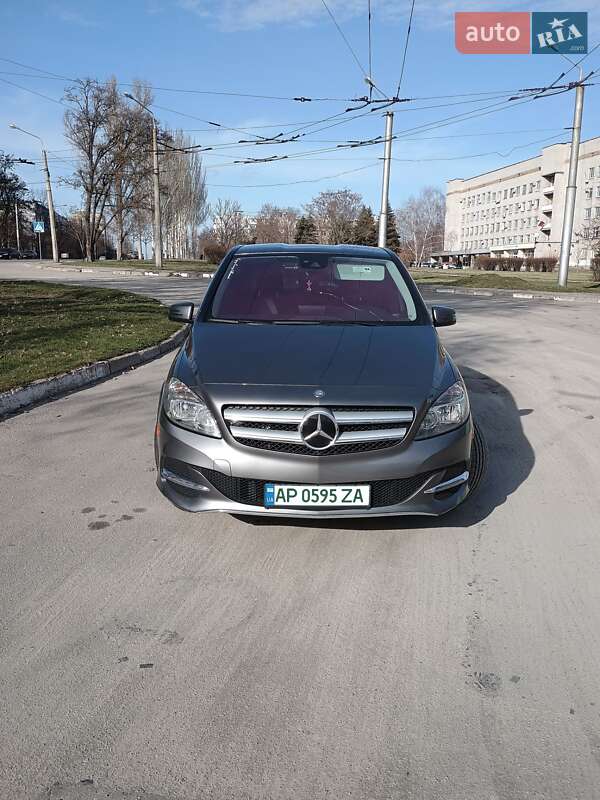 Хэтчбек Mercedes-Benz B-Class 2015 в Запорожье