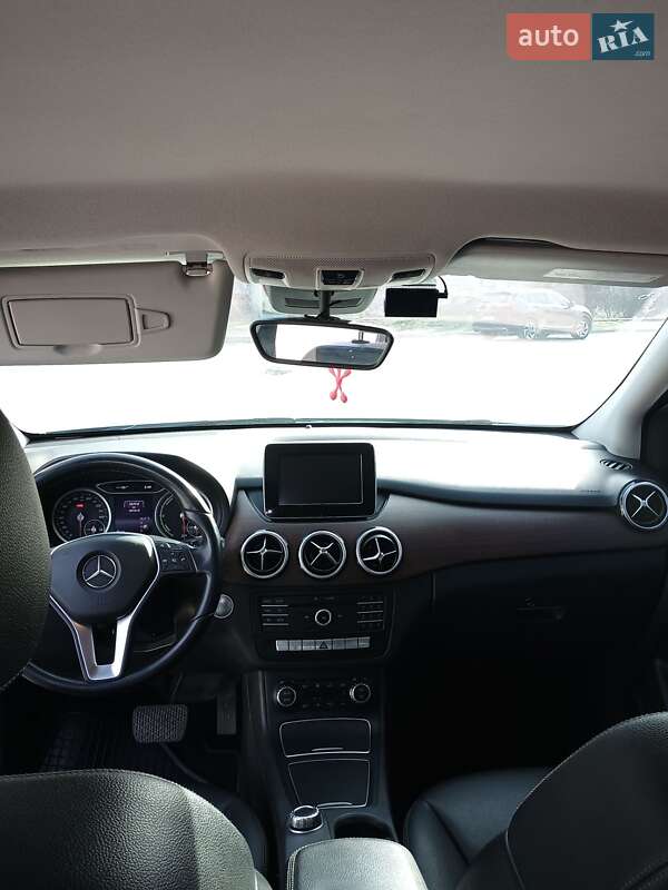 Хэтчбек Mercedes-Benz B-Class 2015 в Запорожье