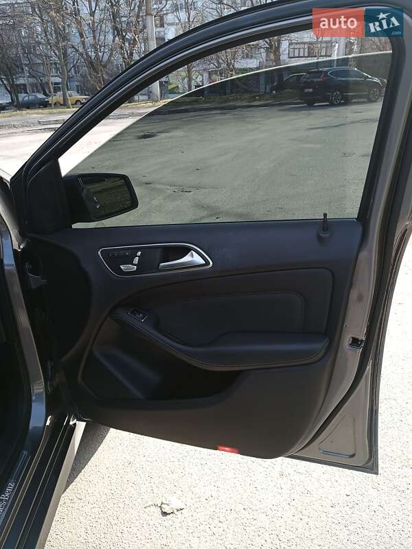 Хэтчбек Mercedes-Benz B-Class 2015 в Запорожье