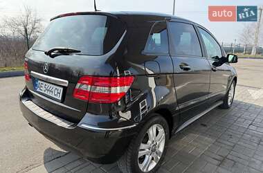 Хэтчбек Mercedes-Benz B-Class 2011 в 