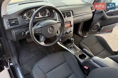 Хэтчбек Mercedes-Benz B-Class 2011 в 