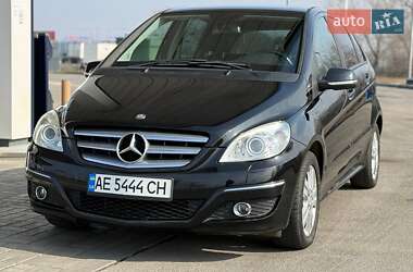 Хэтчбек Mercedes-Benz B-Class 2011 в 