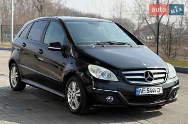 Хэтчбек Mercedes-Benz B-Class 2011 в 