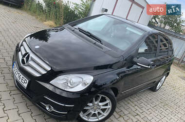 Хэтчбек Mercedes-Benz B-Class 2010 в 