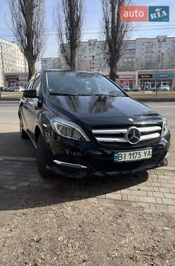 Хэтчбек Mercedes-Benz B-Class 2016 в 
