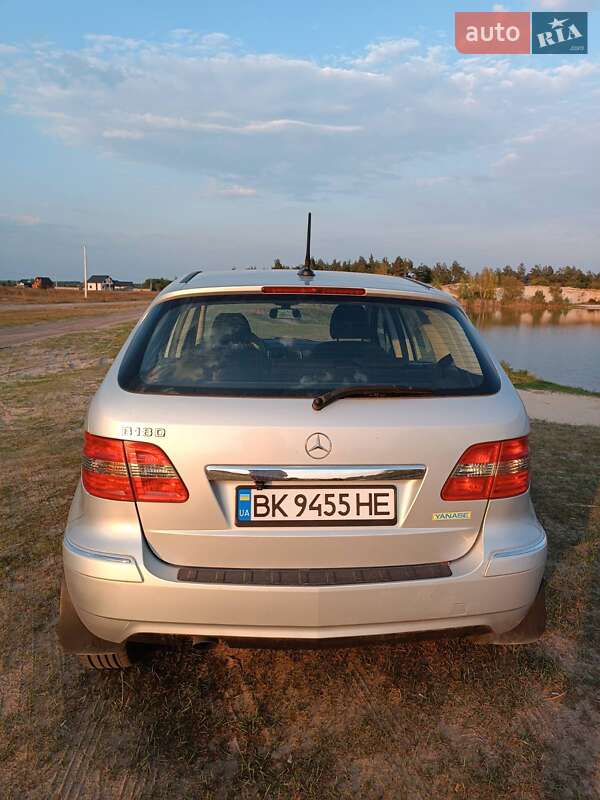 Хетчбек Mercedes-Benz B-Class 2011 в Вараші