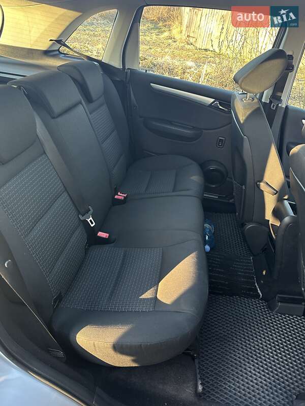 Хетчбек Mercedes-Benz B-Class 2011 в Вараші