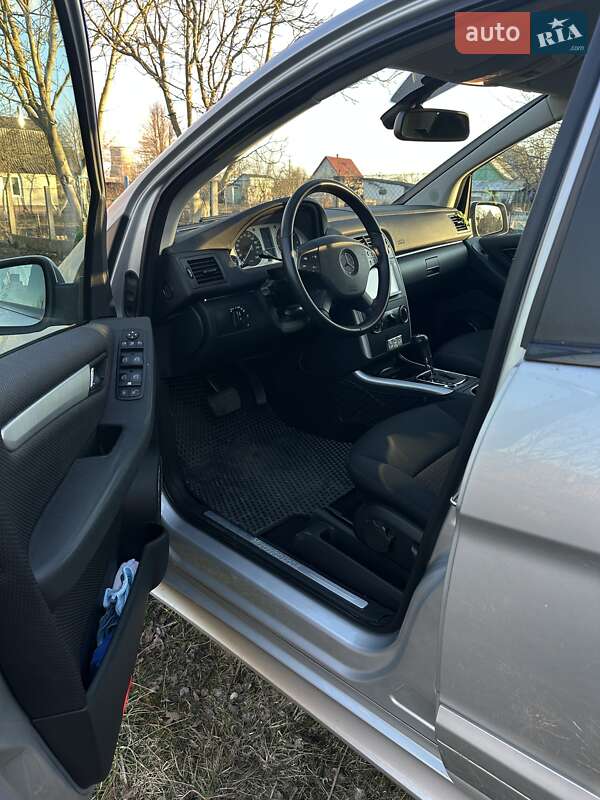 Хетчбек Mercedes-Benz B-Class 2011 в Вараші