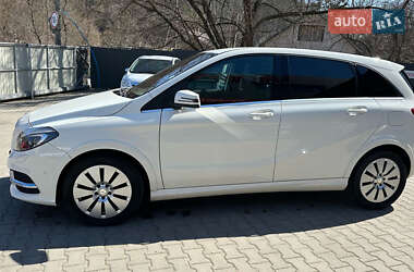 Хэтчбек Mercedes-Benz B-Class 2015 в 