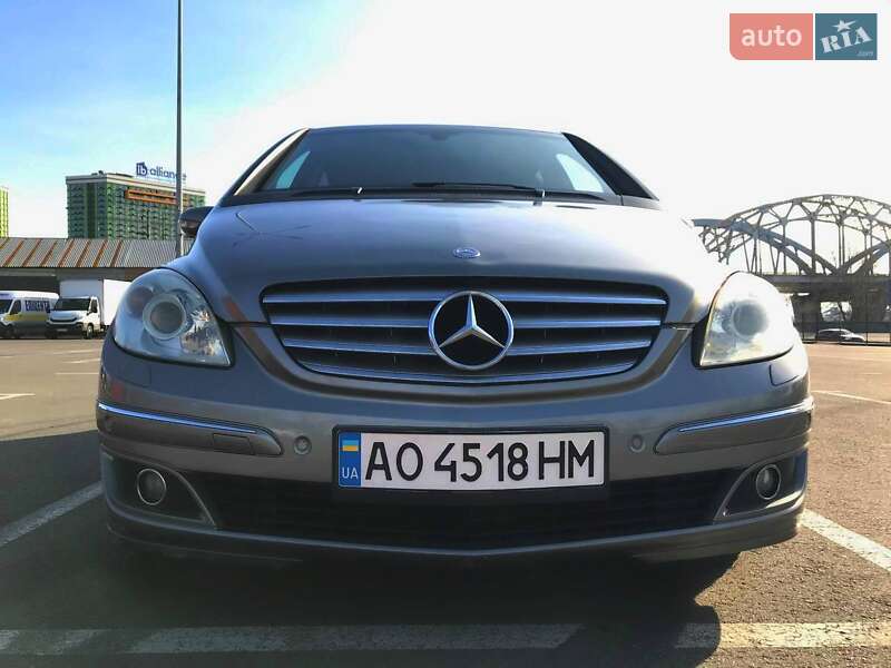 Хэтчбек Mercedes-Benz B-Class 2006 в 