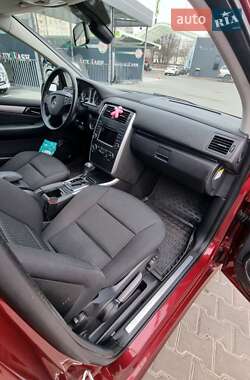 Хетчбек Mercedes-Benz B-Class 2009 в 