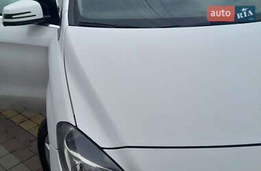 Хэтчбек Mercedes-Benz B-Class 2013 в 