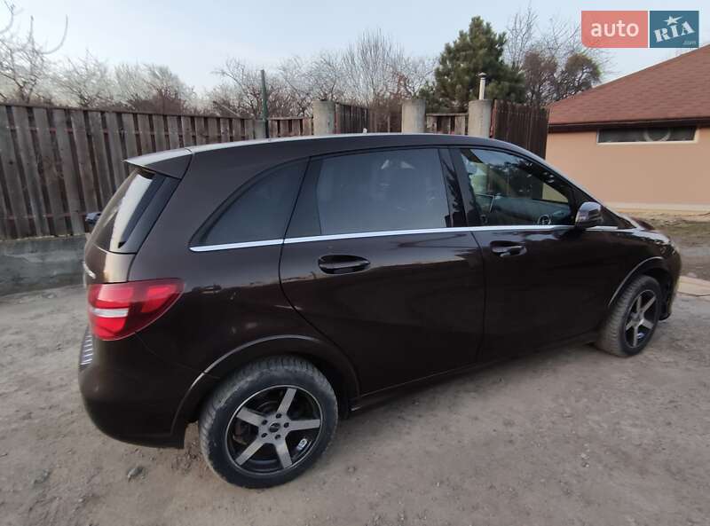 Хетчбек Mercedes-Benz B-Class 2015 в Ужгороді