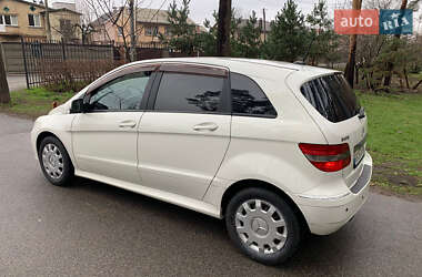 Хэтчбек Mercedes-Benz B-Class 2009 в 