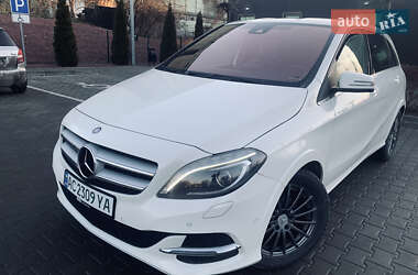 Хэтчбек Mercedes-Benz B-Class 2014 в 