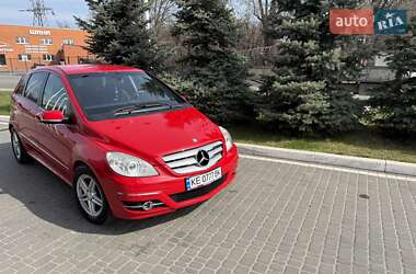 Хэтчбек Mercedes-Benz B-Class 2011 в 