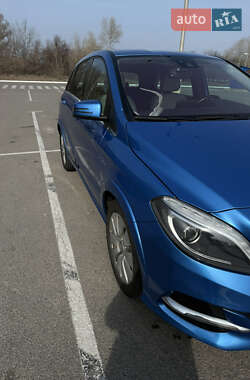 Хетчбек Mercedes-Benz B-Class 2016 в 